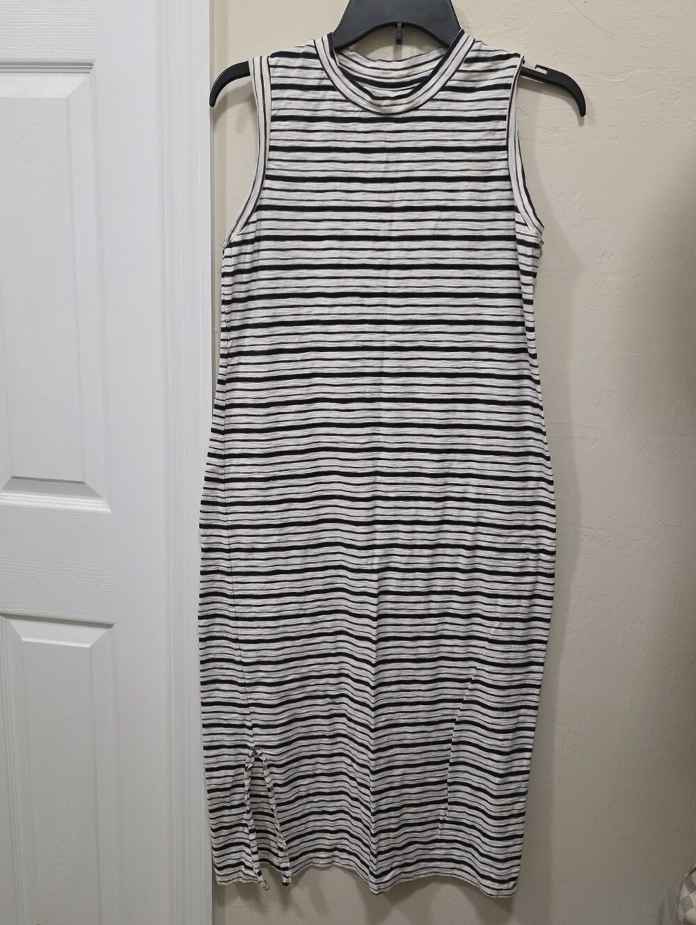 Universal Thread Black & White Striped Sleeveless Midi Dress
